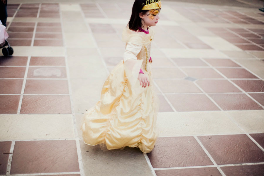120322_ParkandCube_Disneyland_19