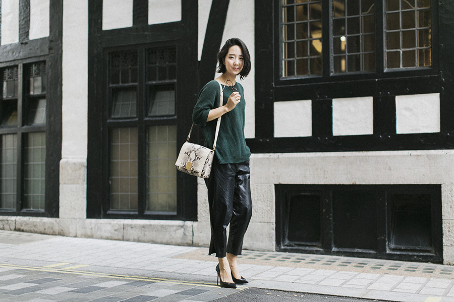 Park-and-Cube_Leather-trousers_005