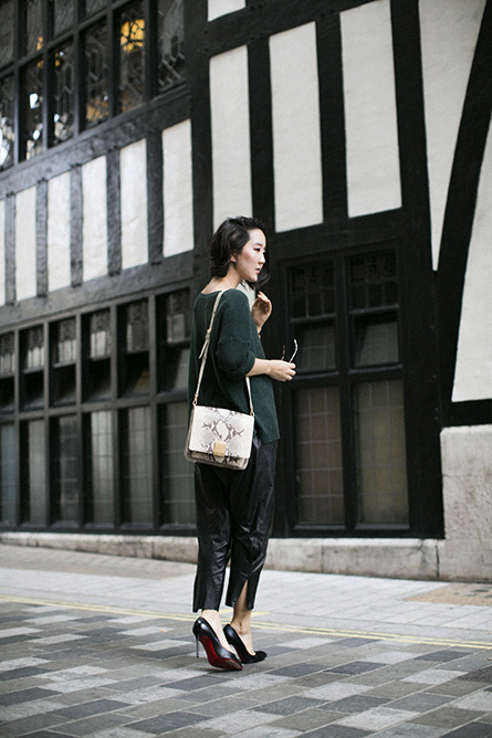 Park-and-Cube_Leather-trousers_007