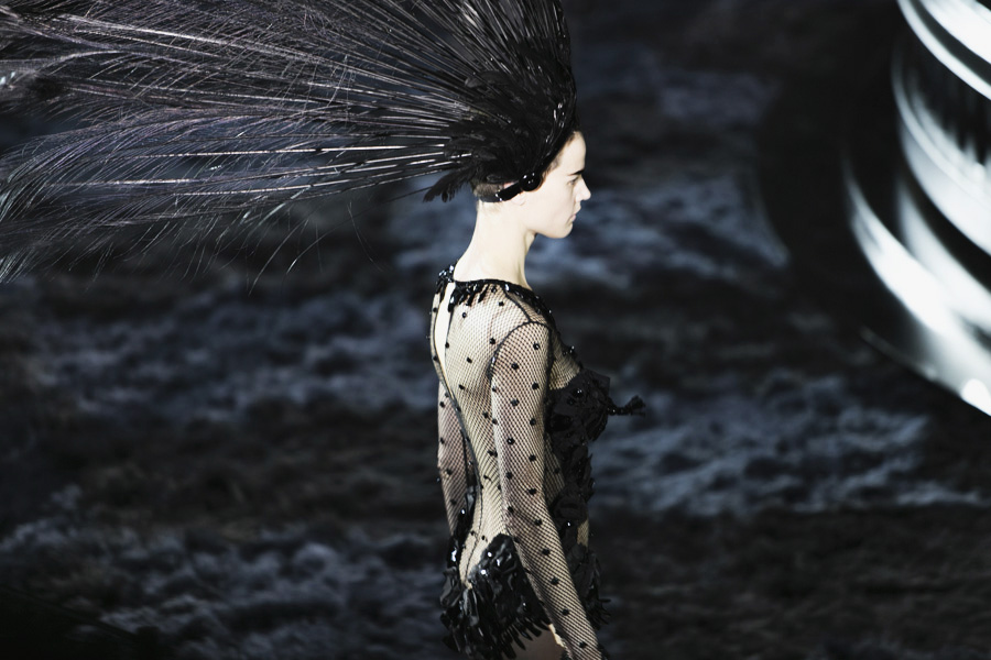 Park-and-Cube_Louis-Vuitton-SS14_017