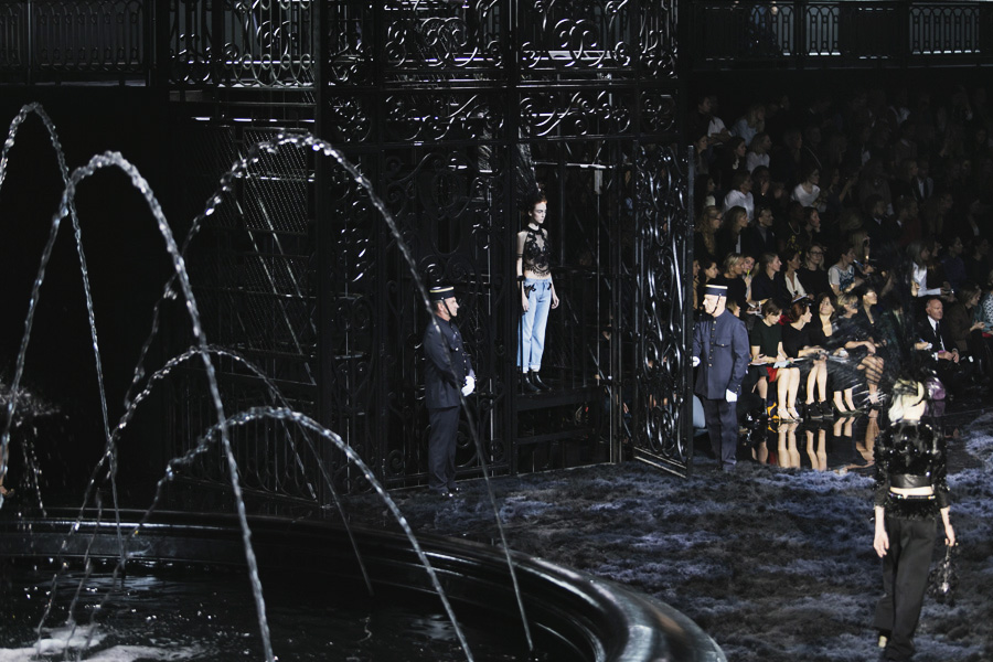 Park-and-Cube_Louis-Vuitton-SS14_018