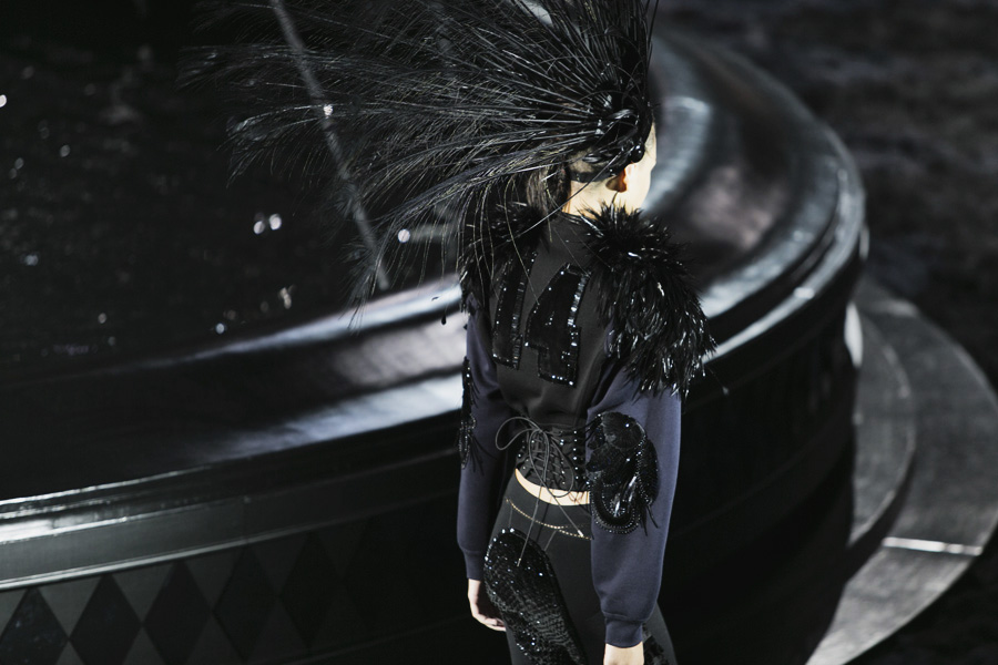 Park-and-Cube_Louis-Vuitton-SS14_021