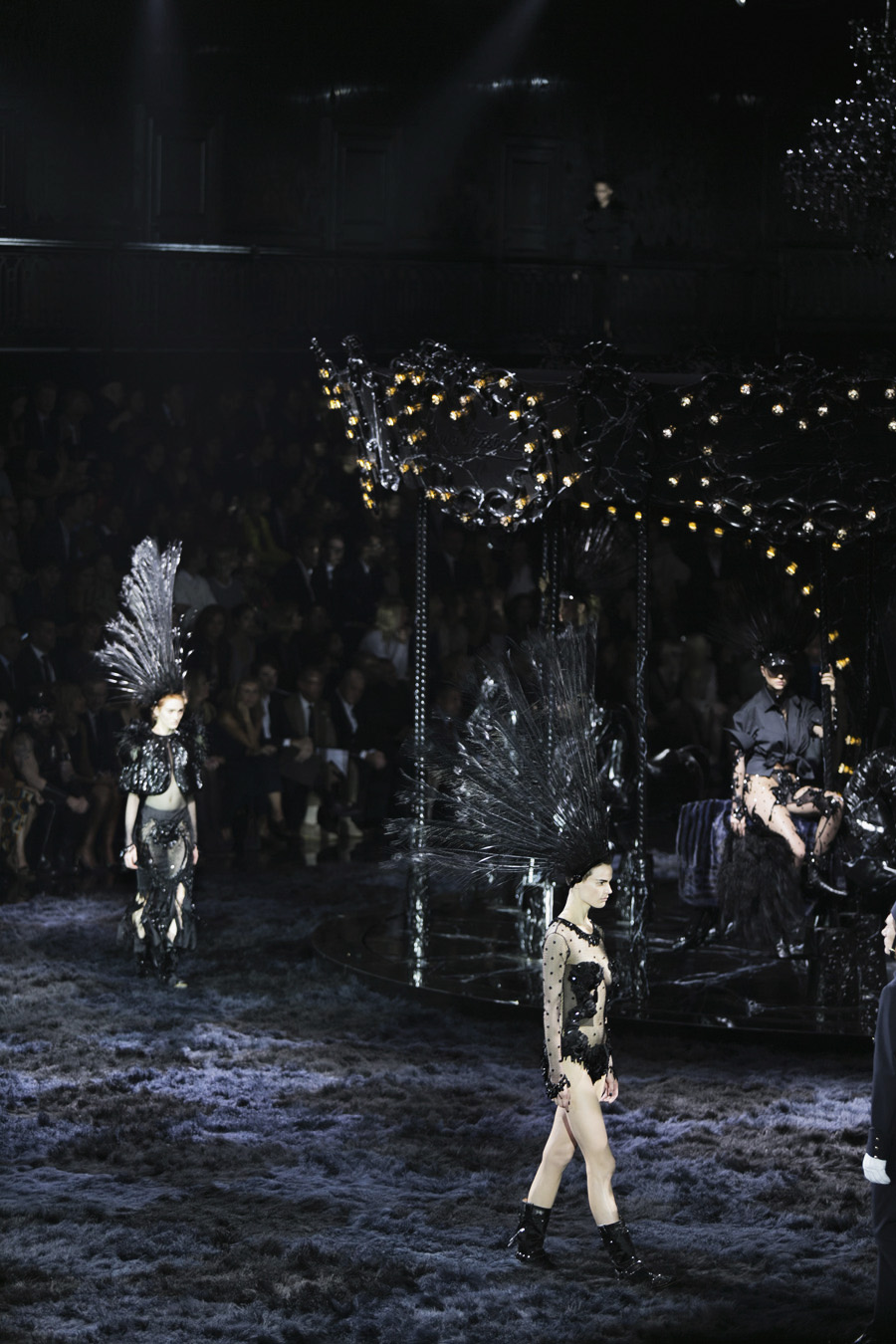 Park-and-Cube_Louis-Vuitton-SS14_022