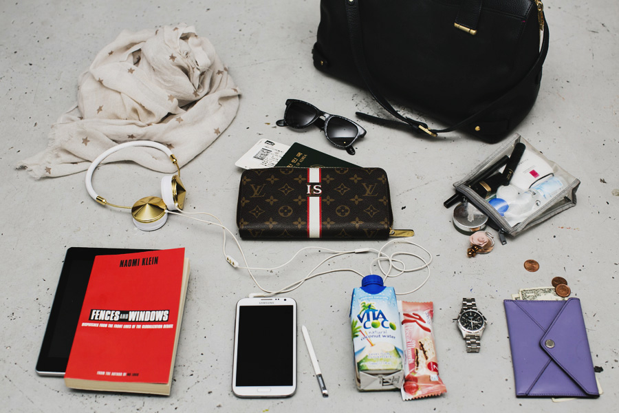 Park-and-Cube_Whats-in-my-Travel-Bag_02